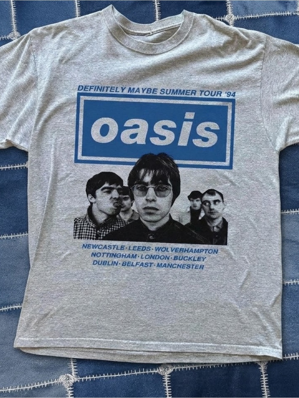 Gildan Oasis Definitely Maybe Summer Tour '94 Grey Blue Graphic Tee